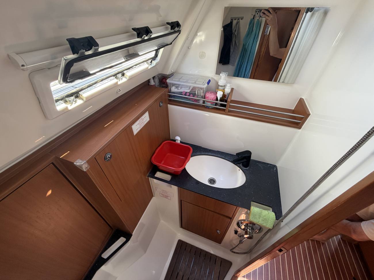 2011 Bavaria 36 Cruiser image 4