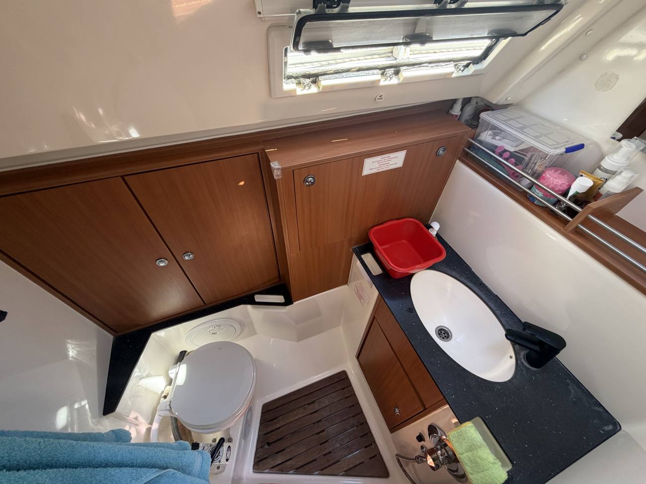 2011 Bavaria 36 Cruiser image 5