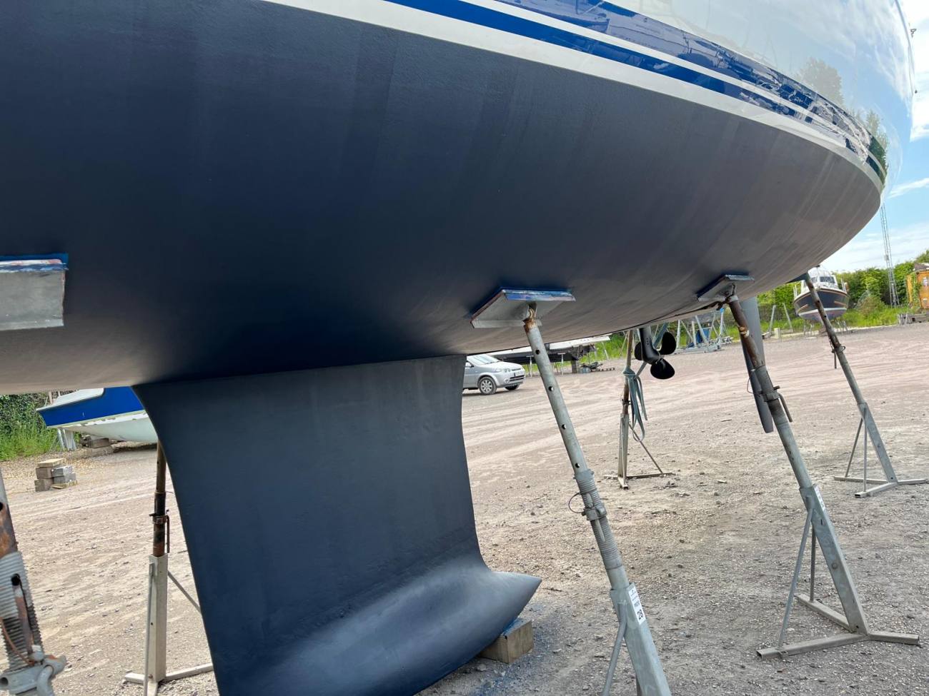 2018 Bavaria Vision 42 Blue Edition image 7