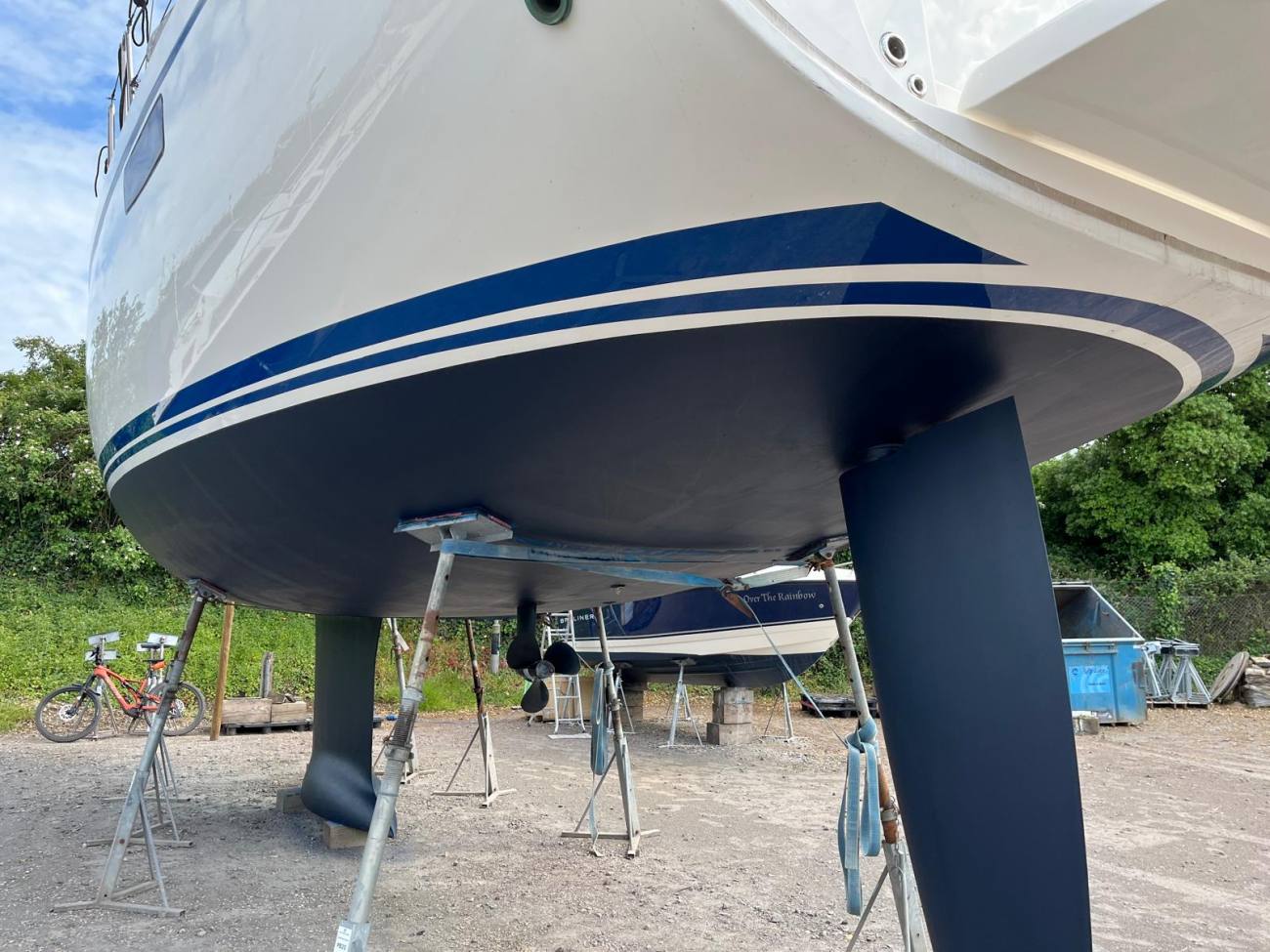 2018 Bavaria Vision 42 Blue Edition image 10