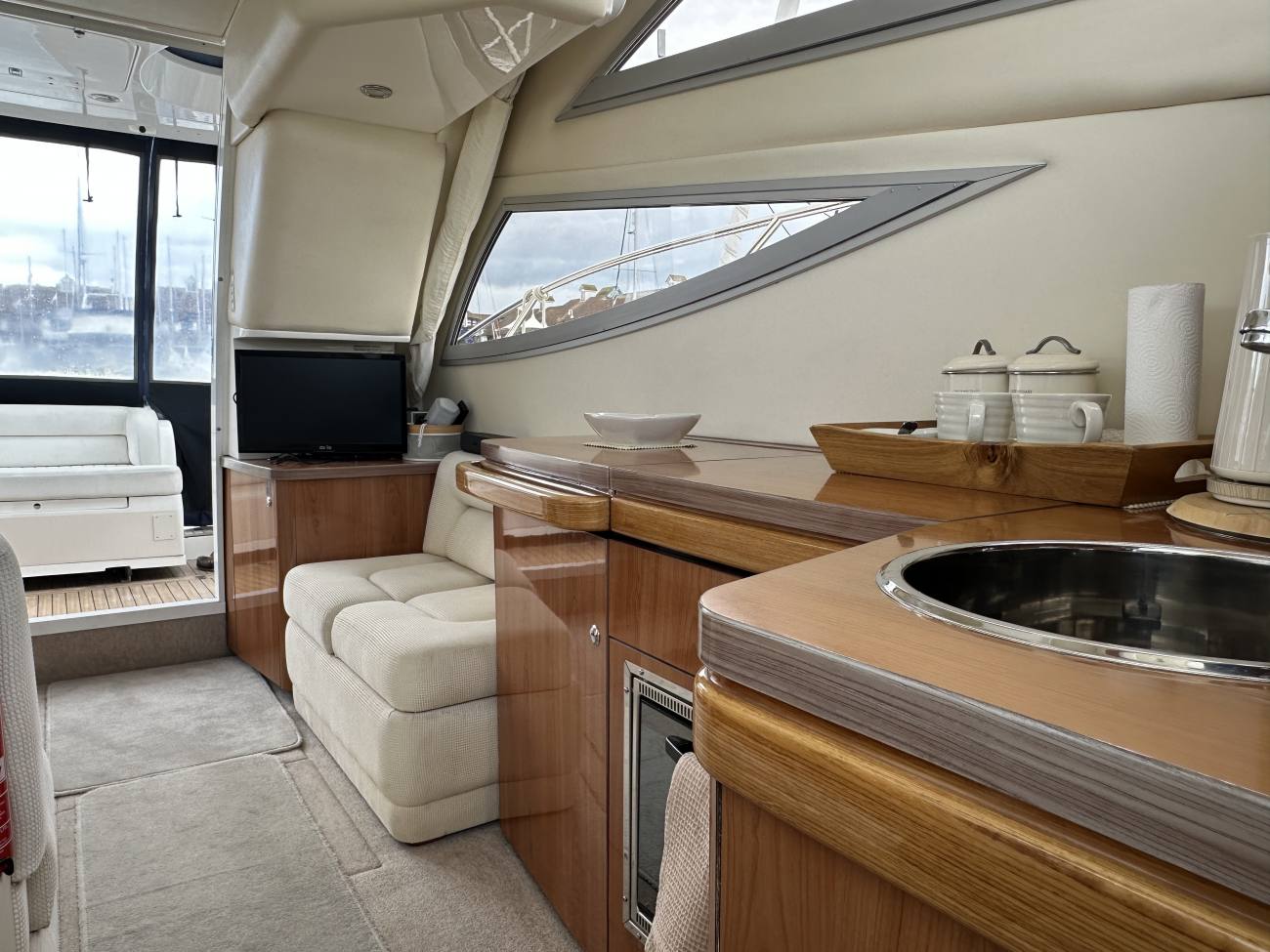 2004 Sealine F34 image 25