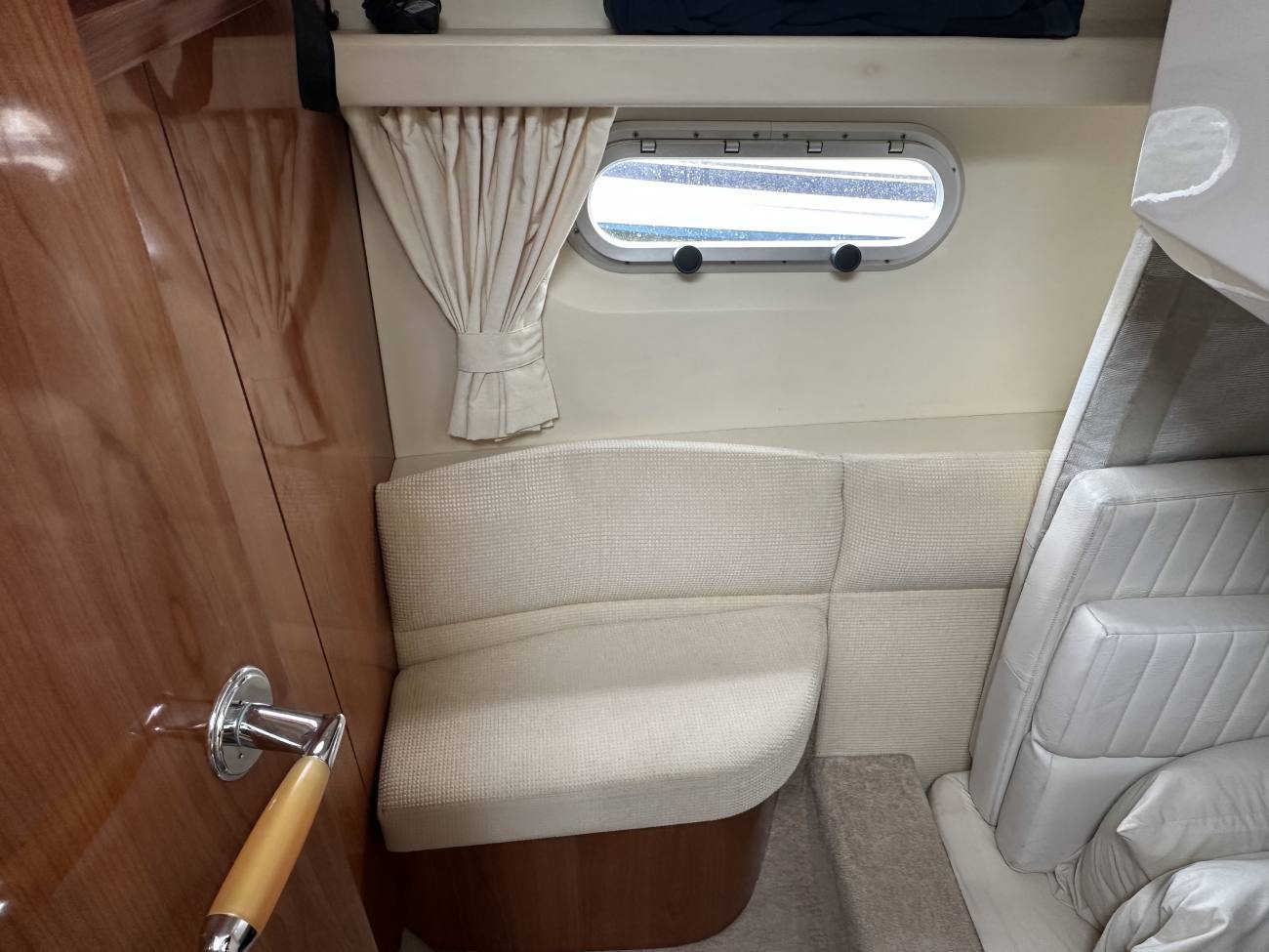 2004 Sealine F34 image 8