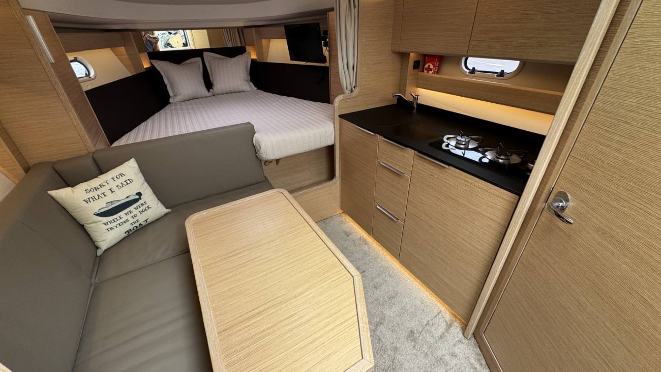 2021 Bavaria S33HT image 35
