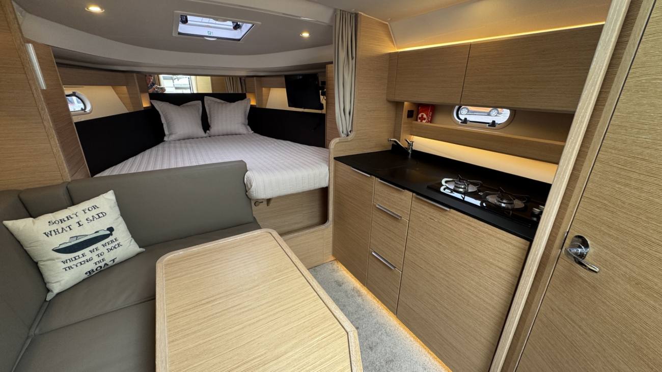 2021 Bavaria S33HT image 37