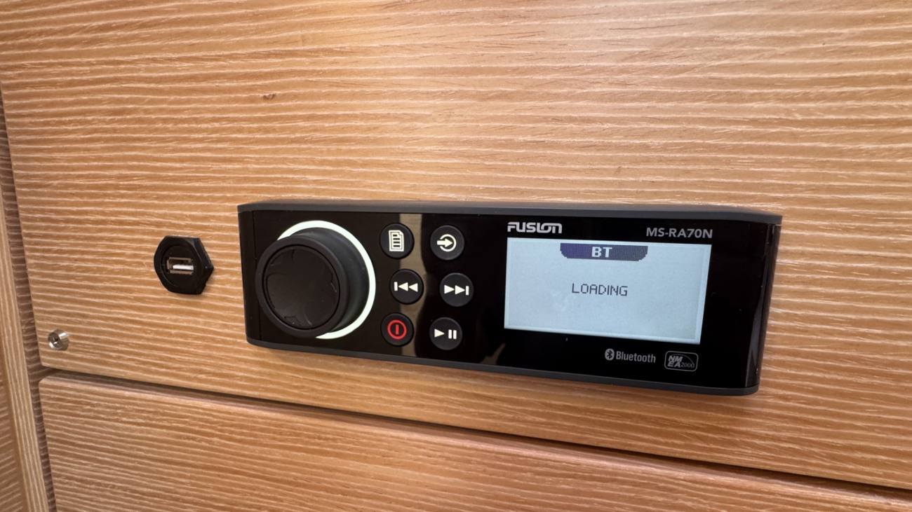 2021 Bavaria S33HT image 4