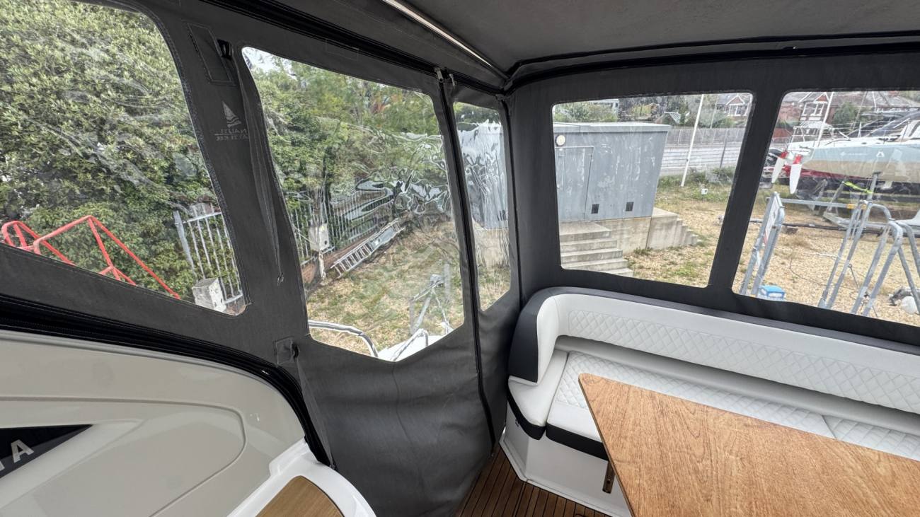 2021 Bavaria S33HT image 33