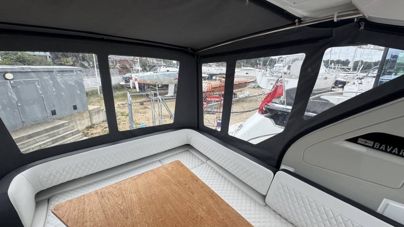 2021 Bavaria S33HT image 34