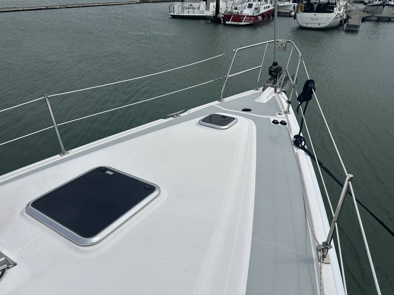 2010 Hunter Legend 41 Deck Saloon image 20
