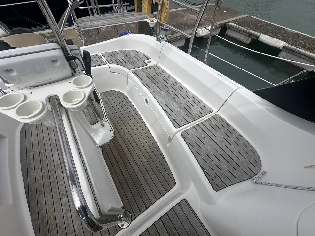 2010 Hunter Legend 41 Deck Saloon image 24