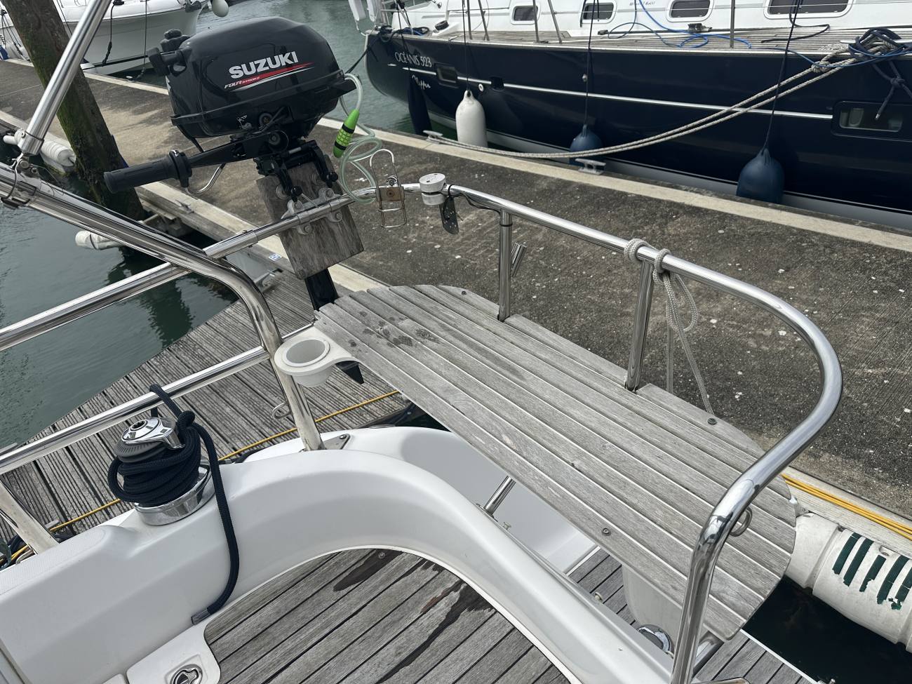 2010 Hunter Legend 41 Deck Saloon image 27