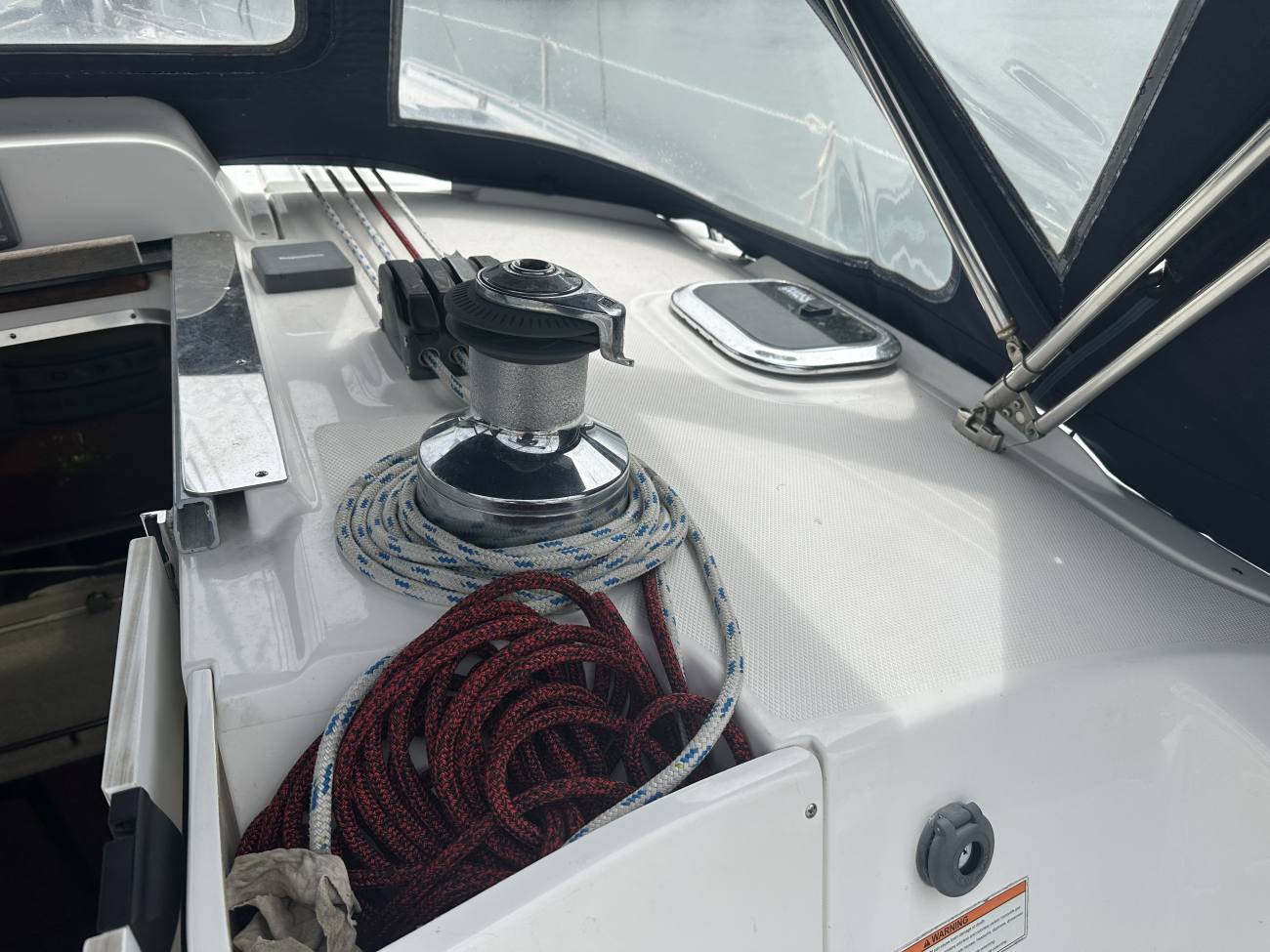 2010 Hunter Legend 41 Deck Saloon image 31