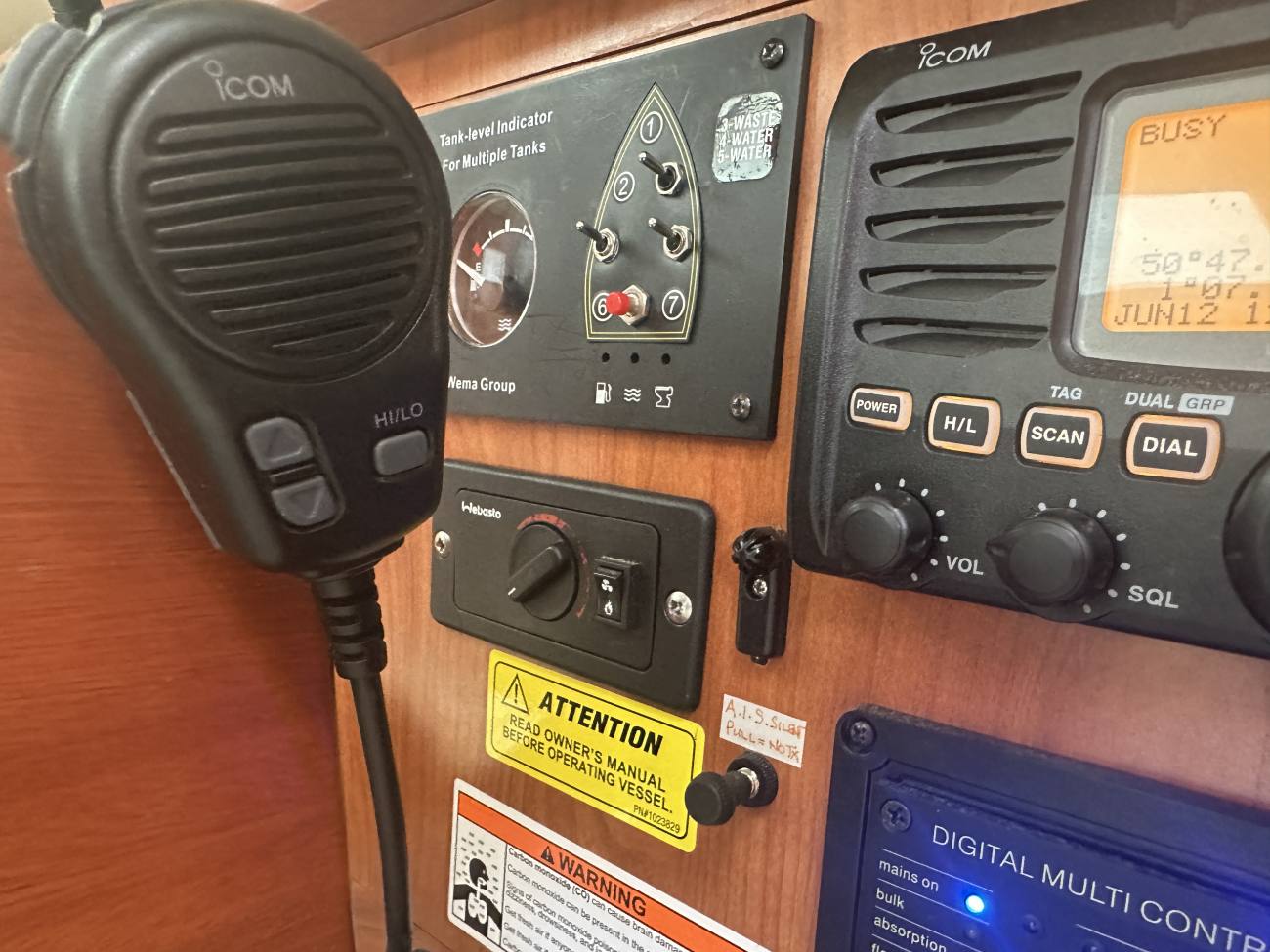 2010 Hunter Legend 41 Deck Saloon image 39