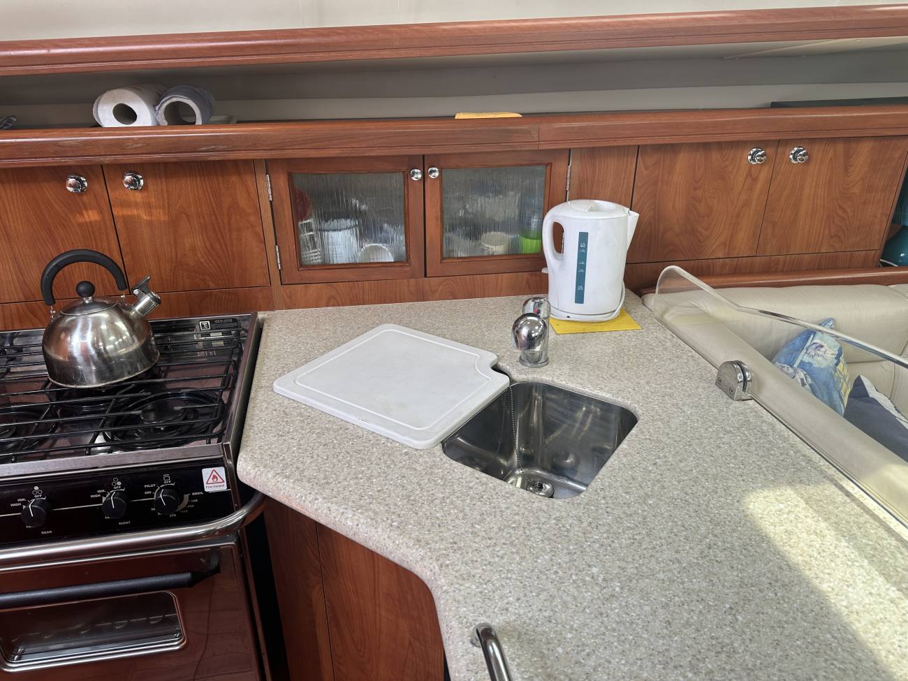 2010 Hunter Legend 41 Deck Saloon image 46