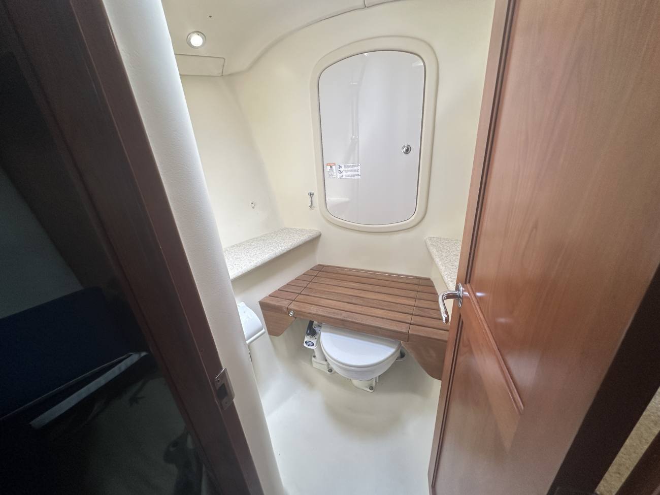 2010 Hunter Legend 41 Deck Saloon image 2