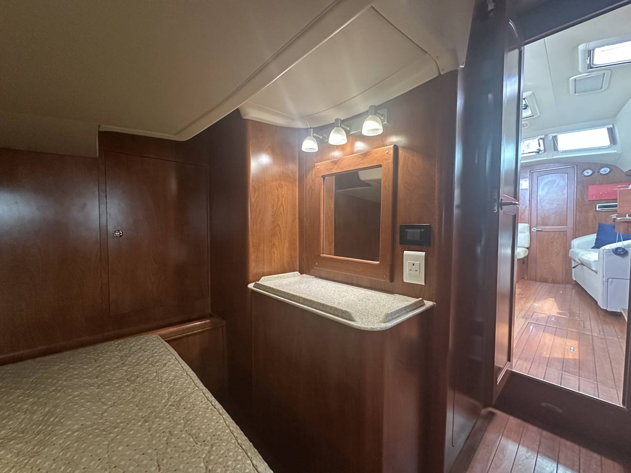 2010 Hunter Legend 41 Deck Saloon image 4