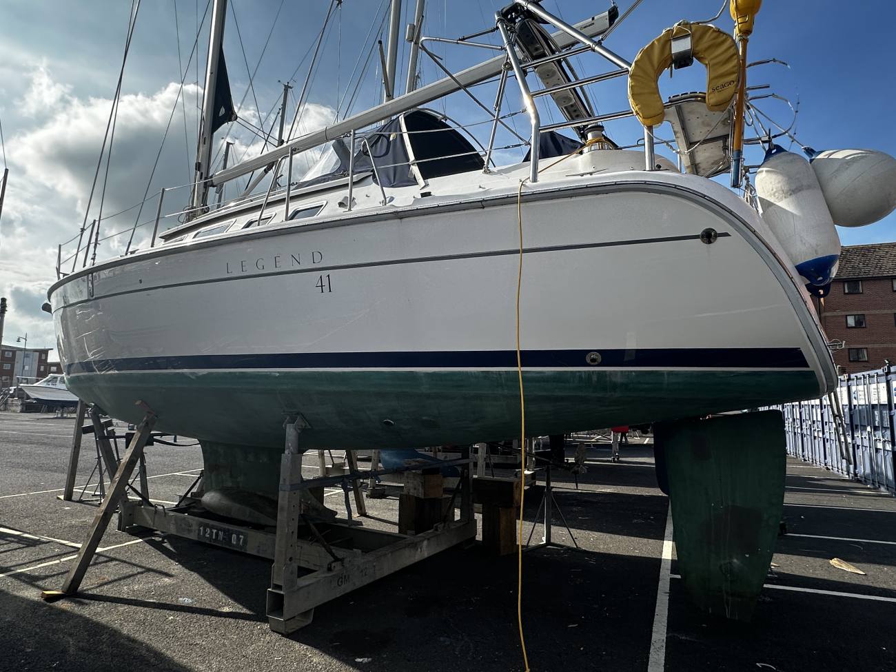 2010 Hunter Legend 41 Deck Saloon image 9