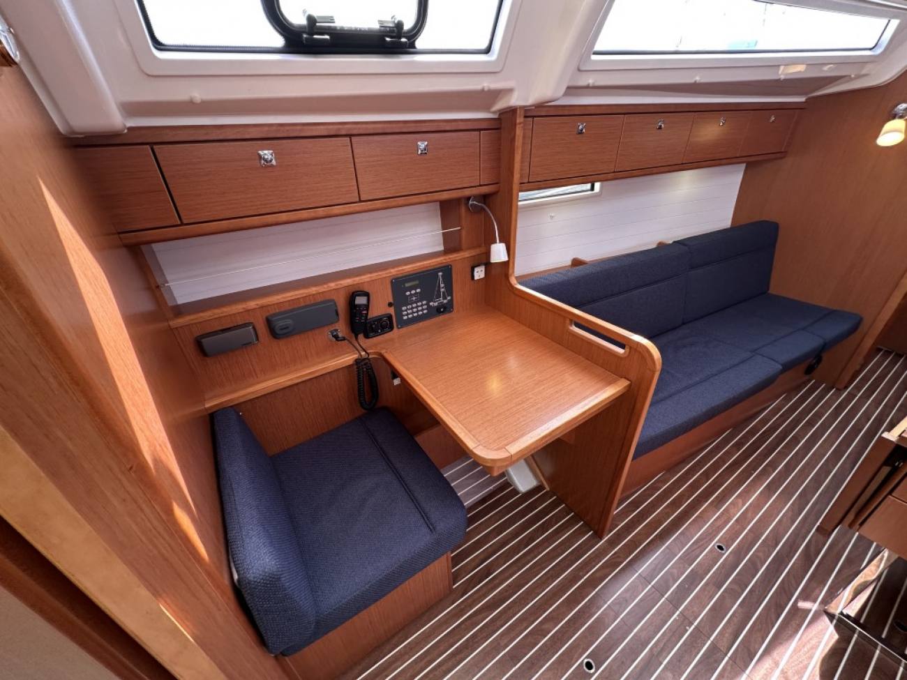 2015 Bavaria Cruiser 37 image 28