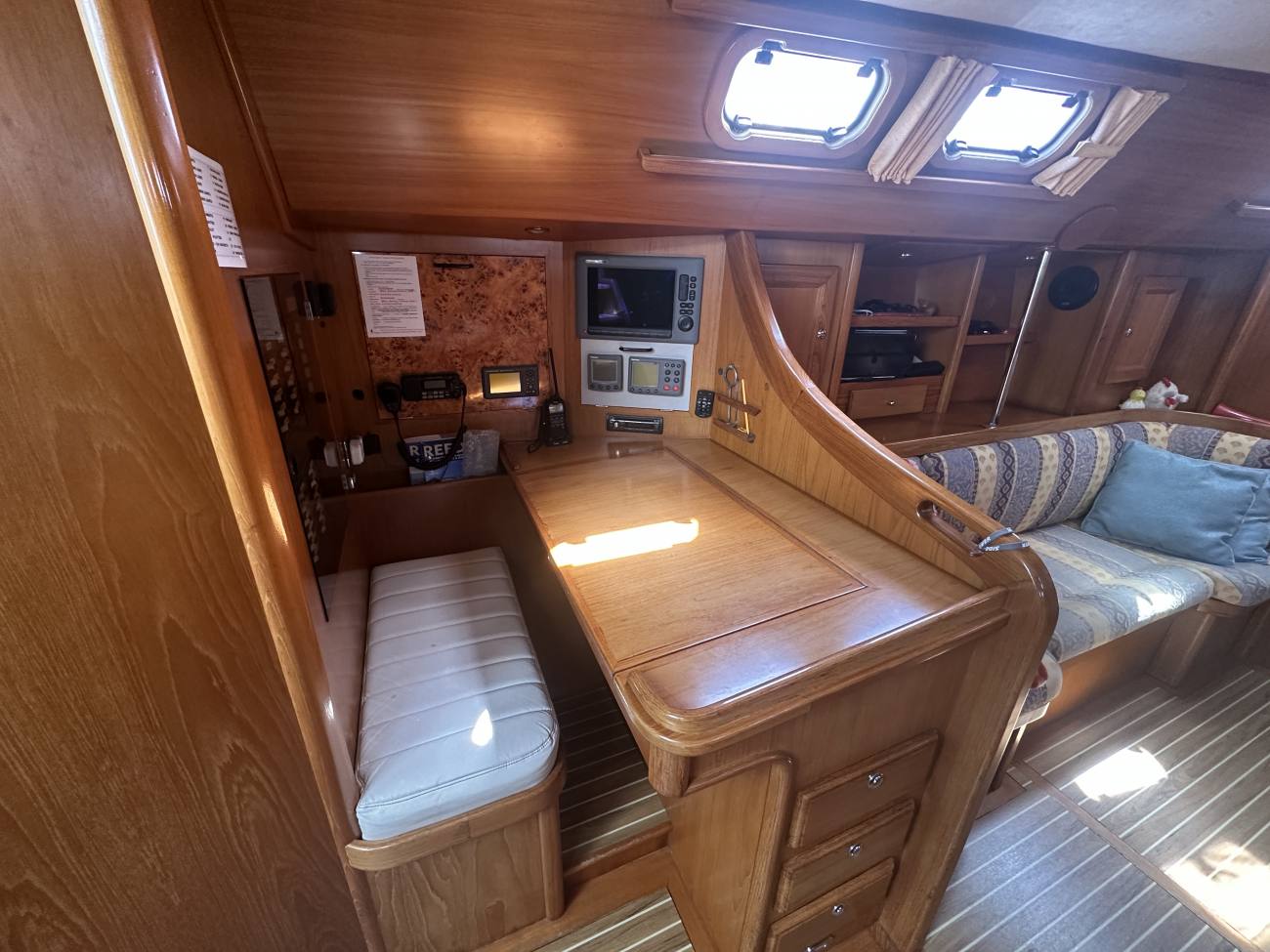 2001 Dufour 50 Prestige image 4