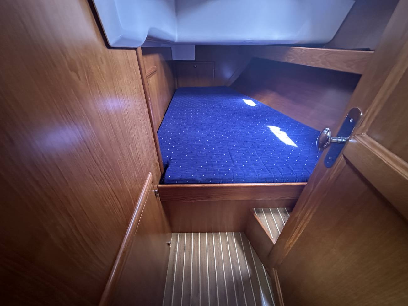 2001 Dufour 50 Prestige image 10
