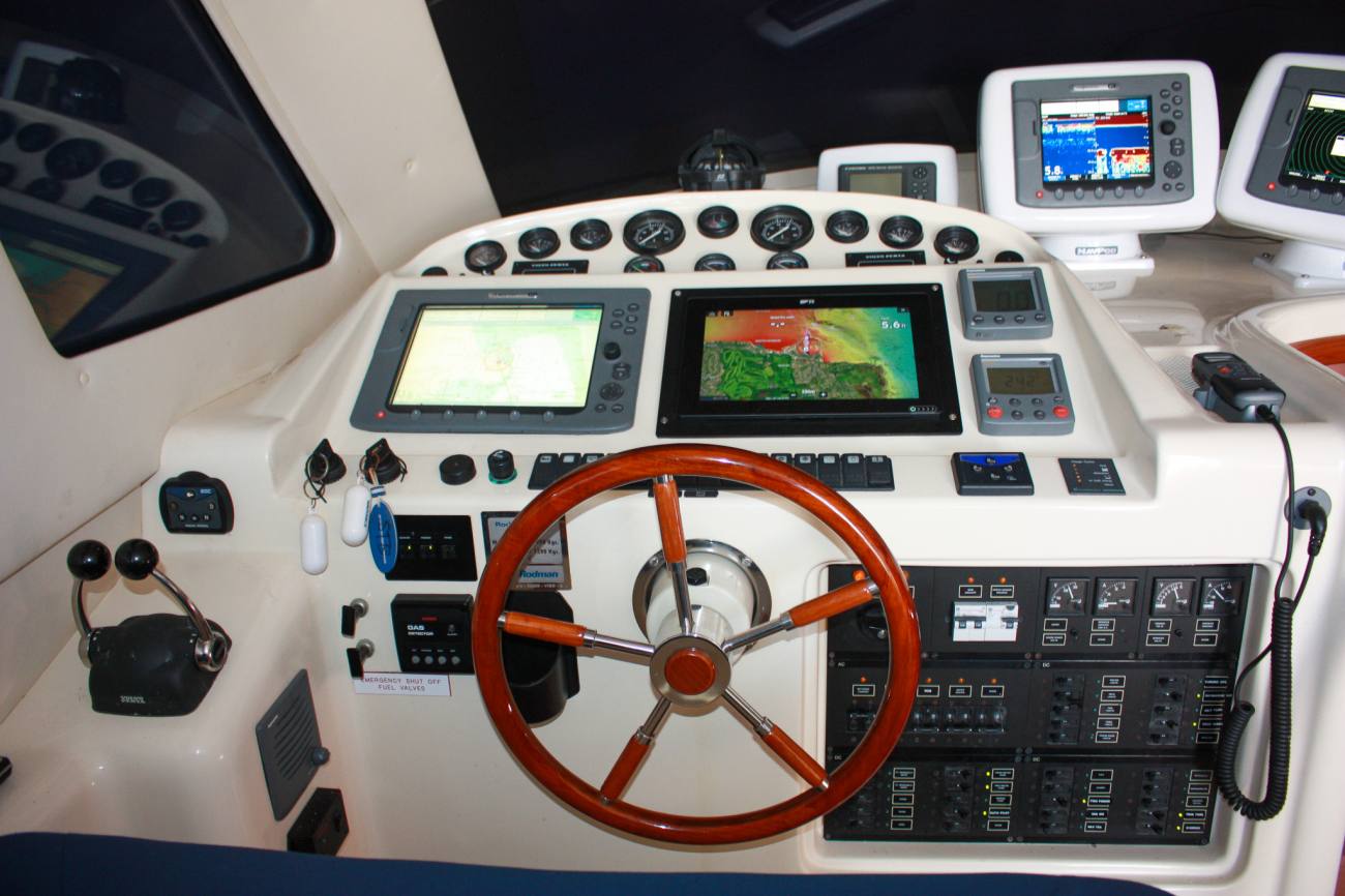 2006 Rodman 1250 image 47