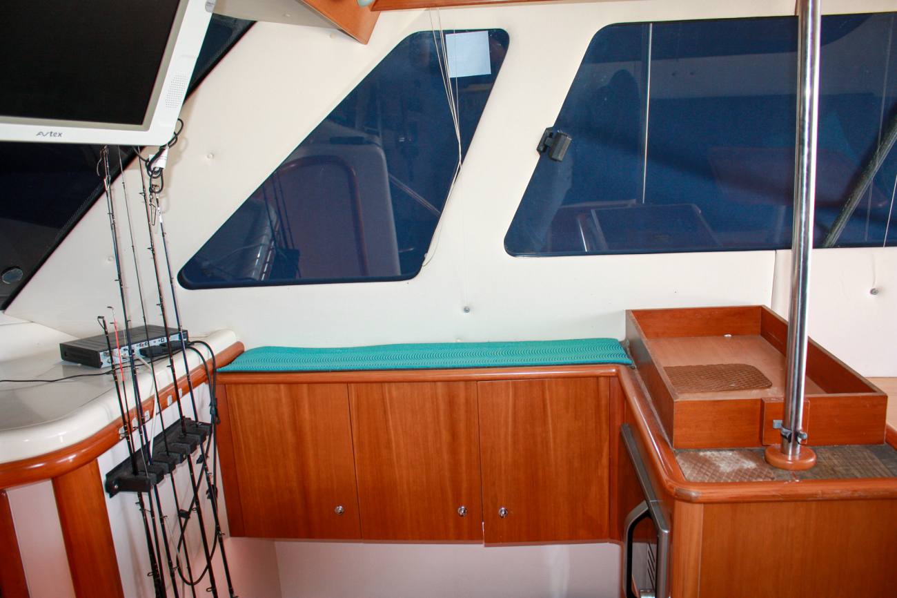 2006 Rodman 1250 image 53