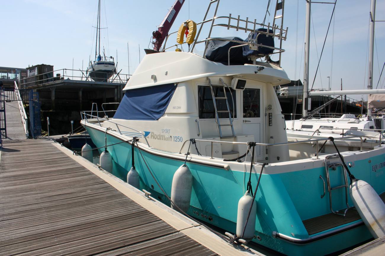 2006 Rodman 1250 image 17