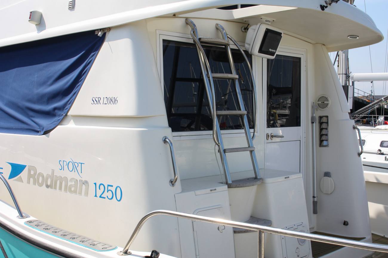 2006 Rodman 1250 image 21