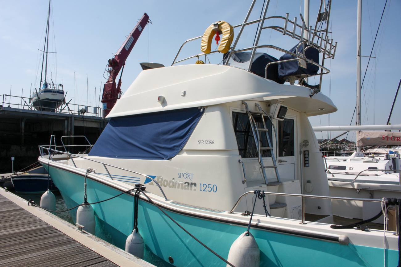 2006 Rodman 1250 image 18