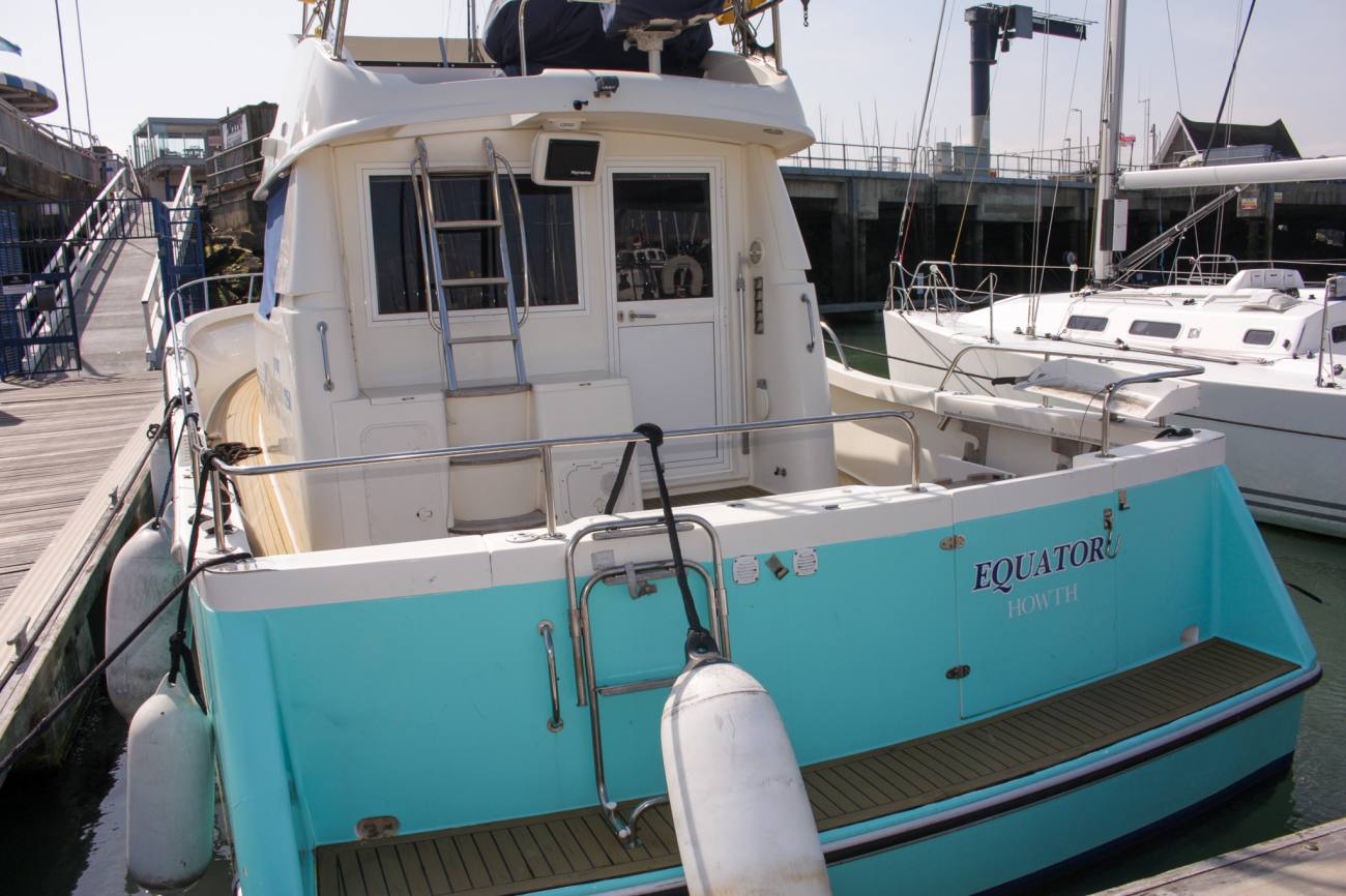 2006 Rodman 1250 image 28