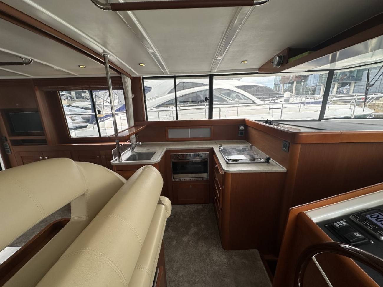 2015 Beneteau Swift Trawler 44 image 4
