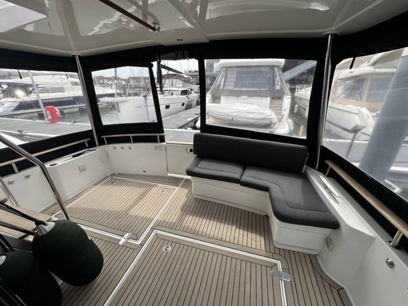 2015 Beneteau Swift Trawler 44 image 26