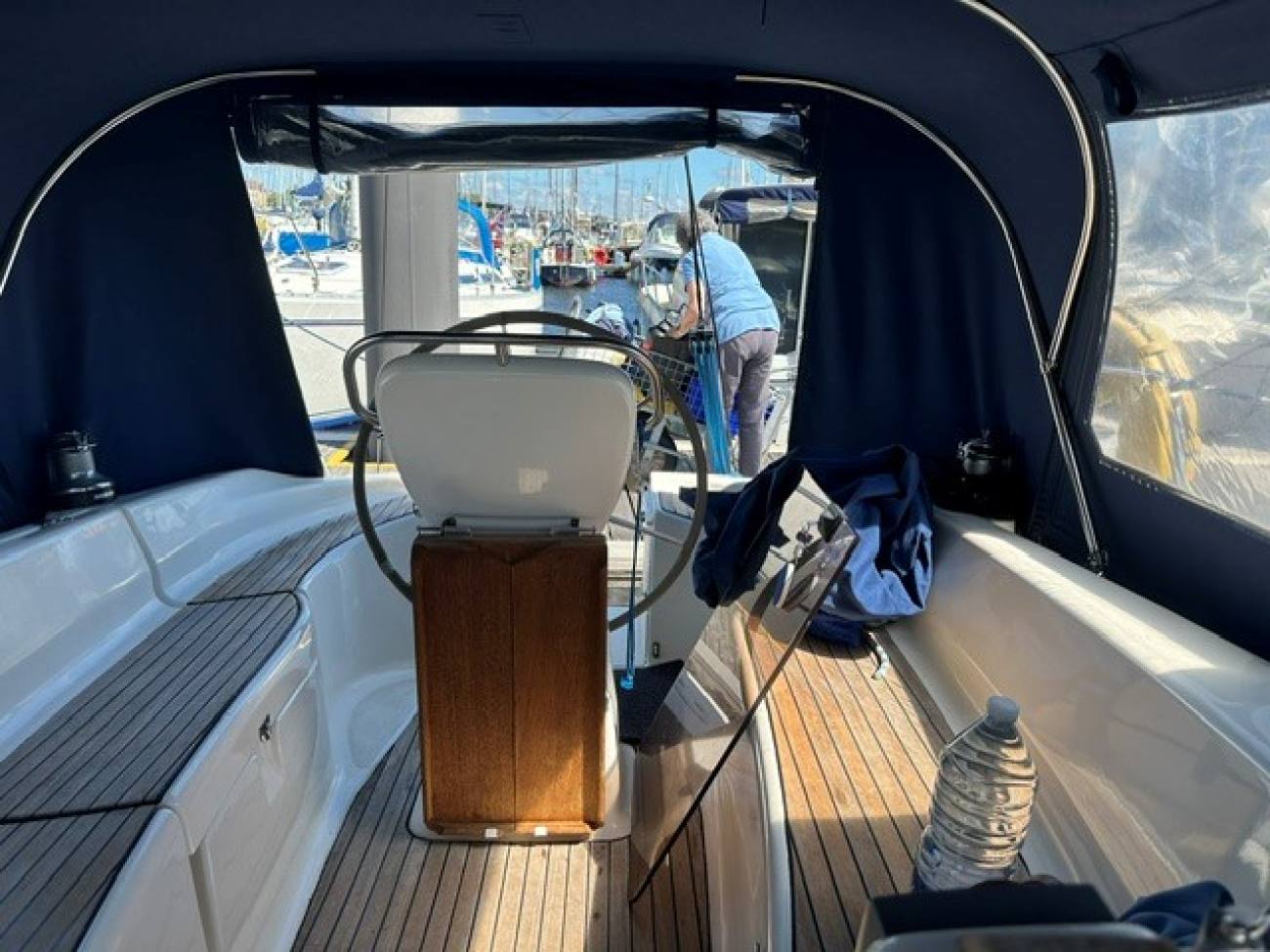 2002 Bavaria 32 image 14