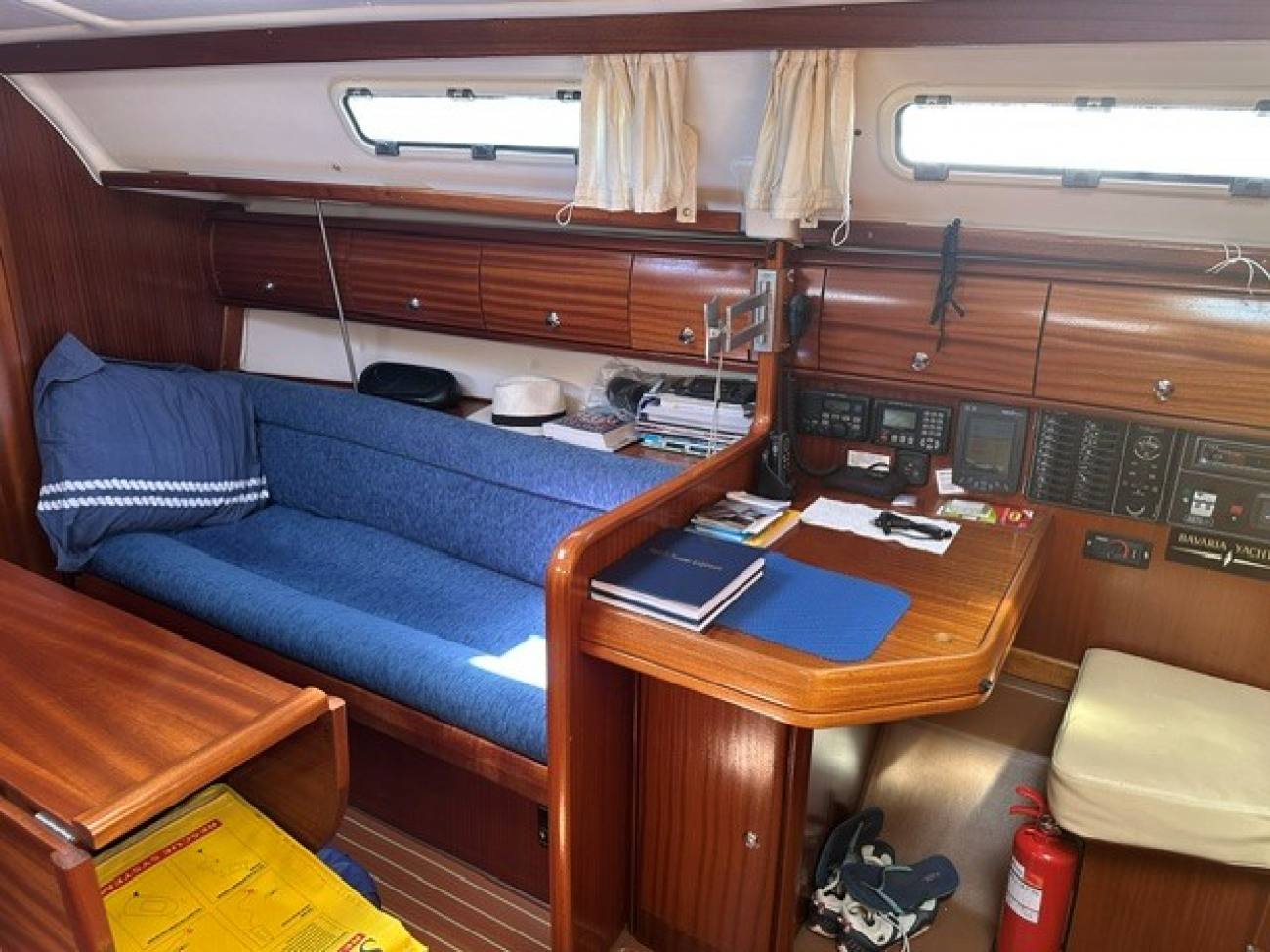 2002 Bavaria 32 image 17