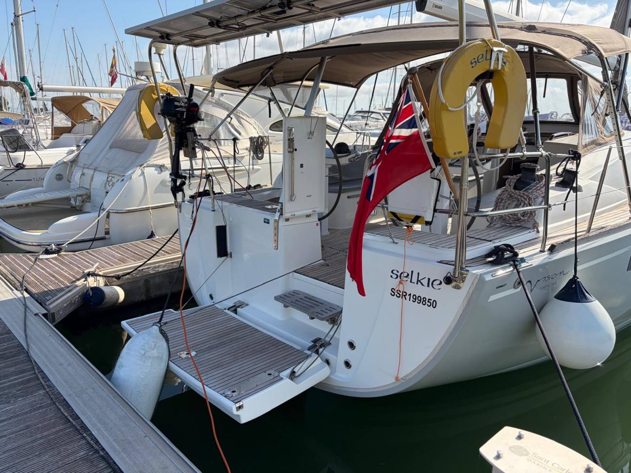 2018 Bavaria Vision 42 image 15