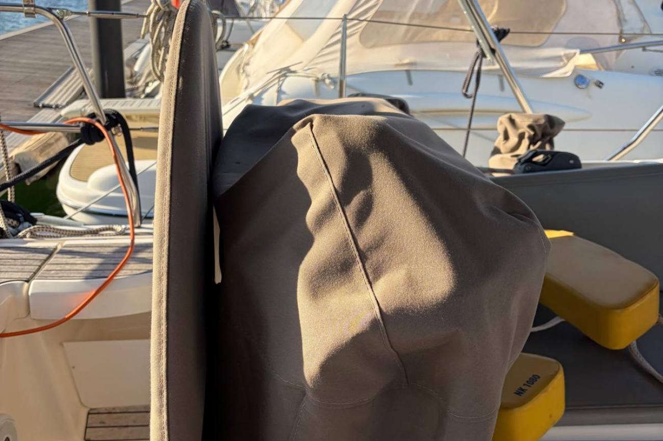 2018 Bavaria Vision 42 image 19