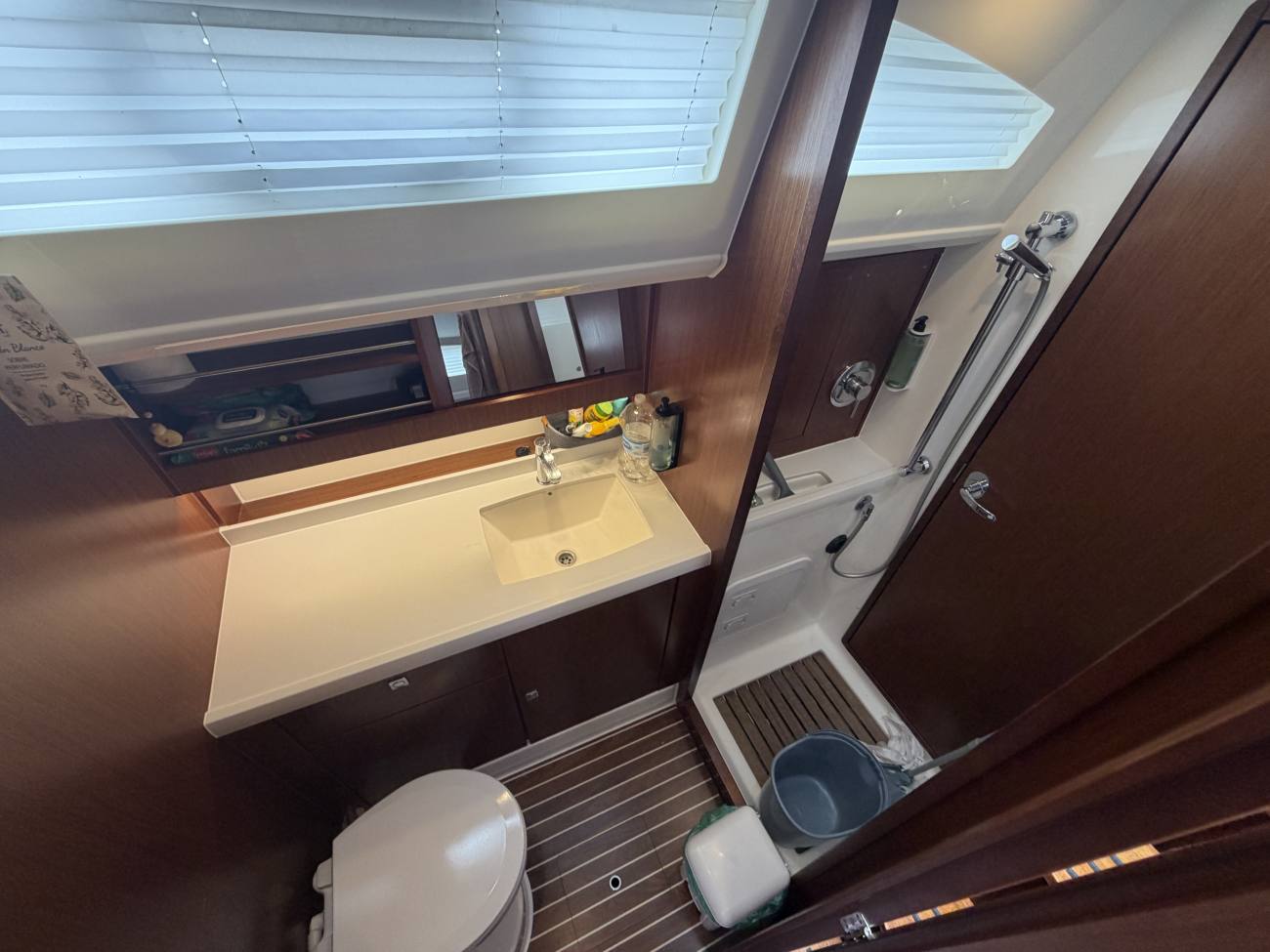 2018 Bavaria Vision 42 image 21