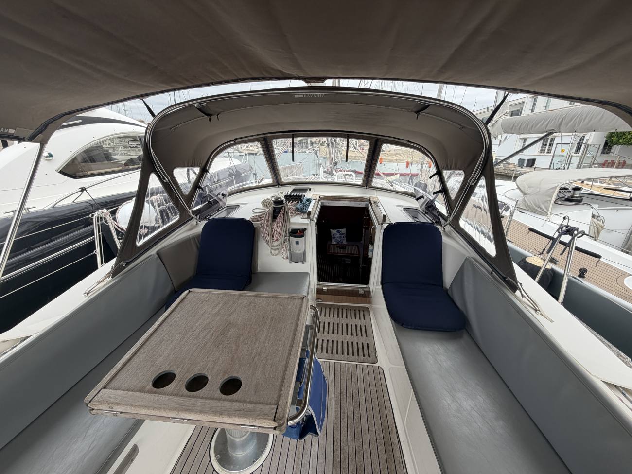 2018 Bavaria Vision 42 image 3