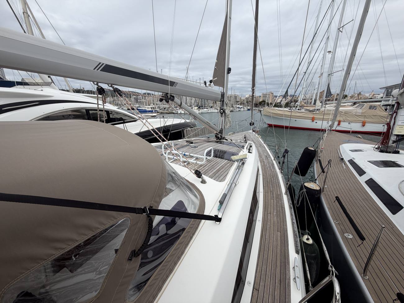 2018 Bavaria Vision 42 image 6