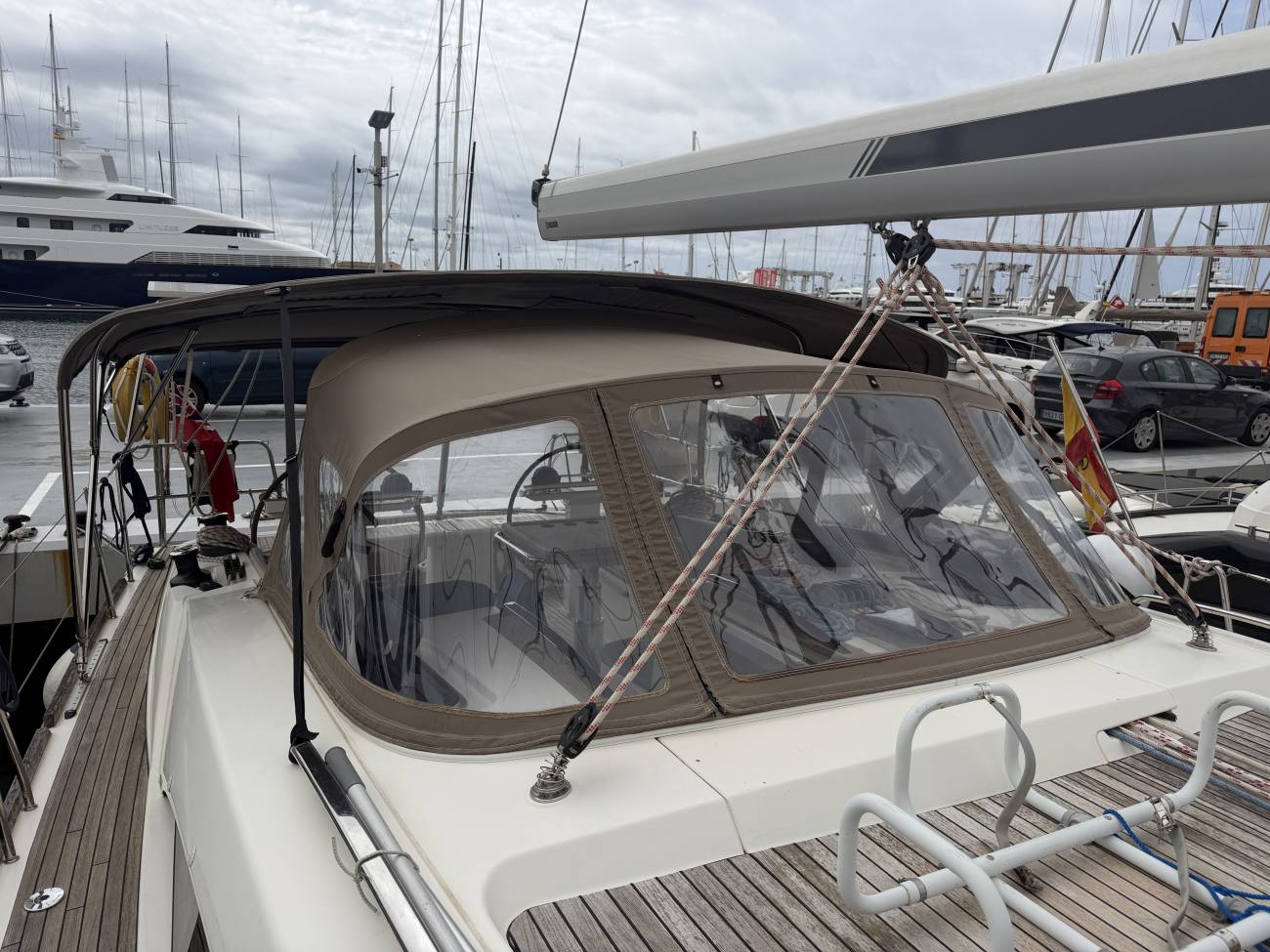 2018 Bavaria Vision 42 image 7