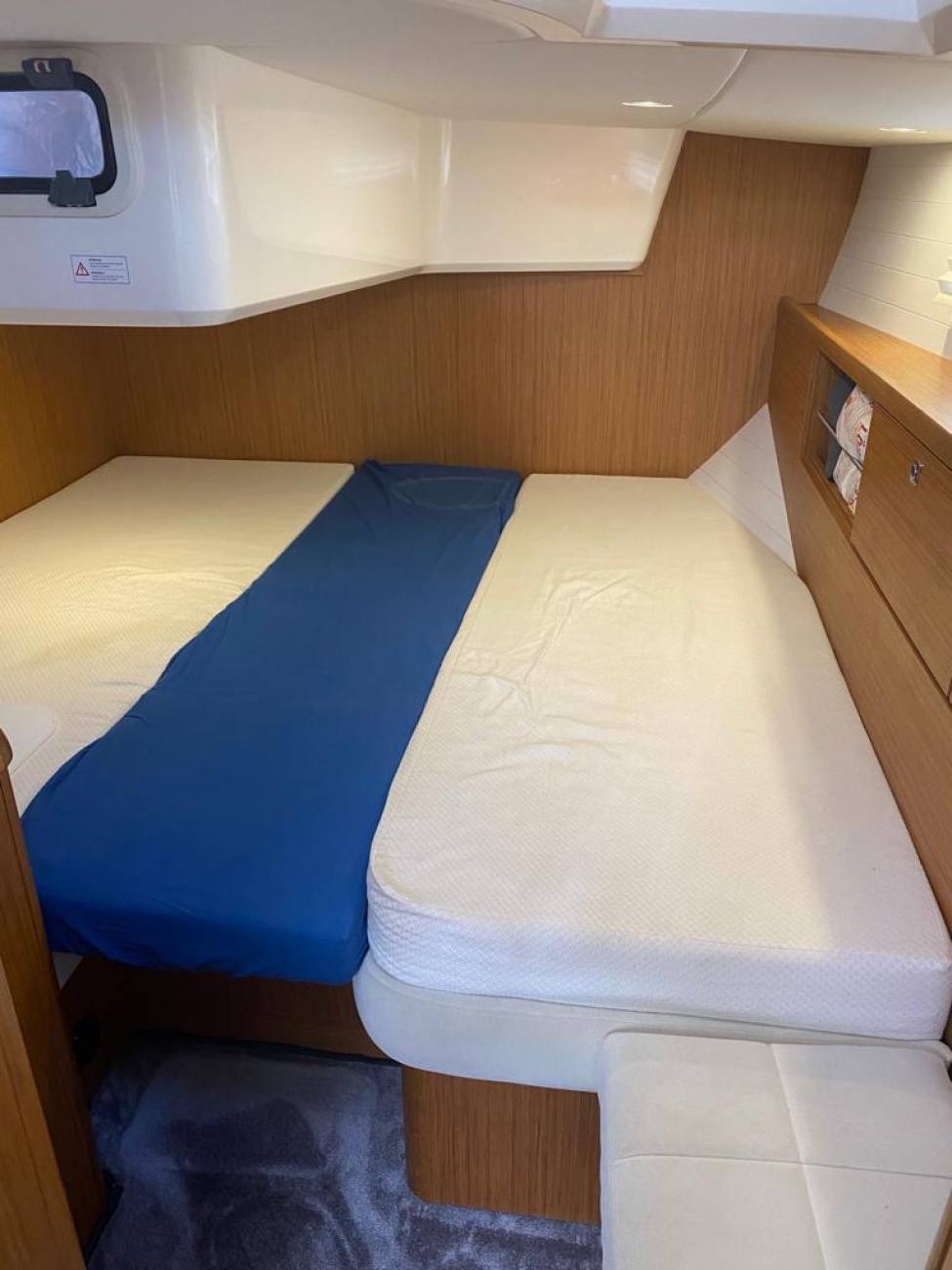 2013 Bavaria Vision 42 image 18