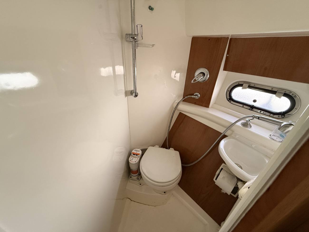 2010 Sealine F37 image 2