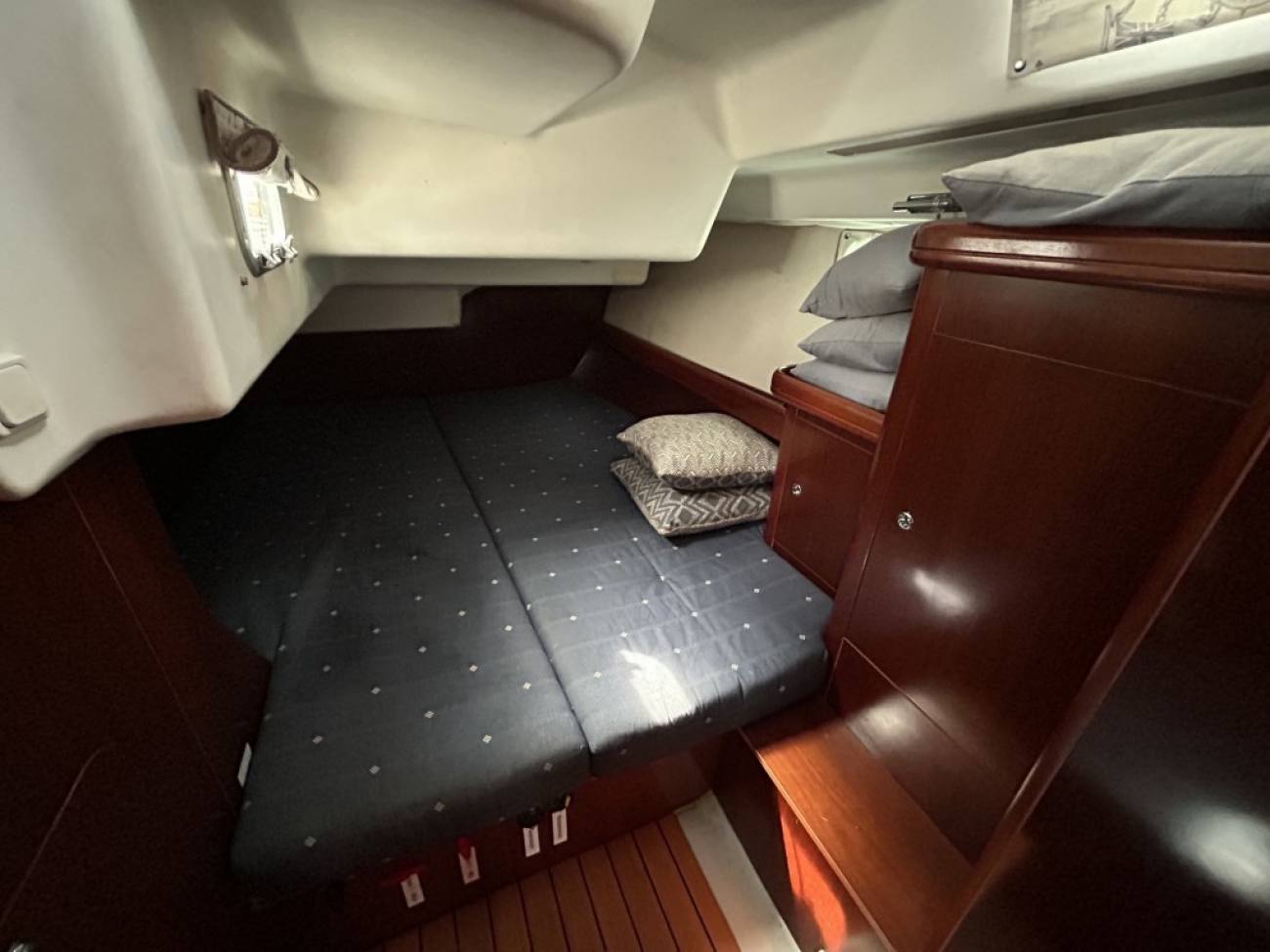 2004 Beneteau Oceanis 473 image 6