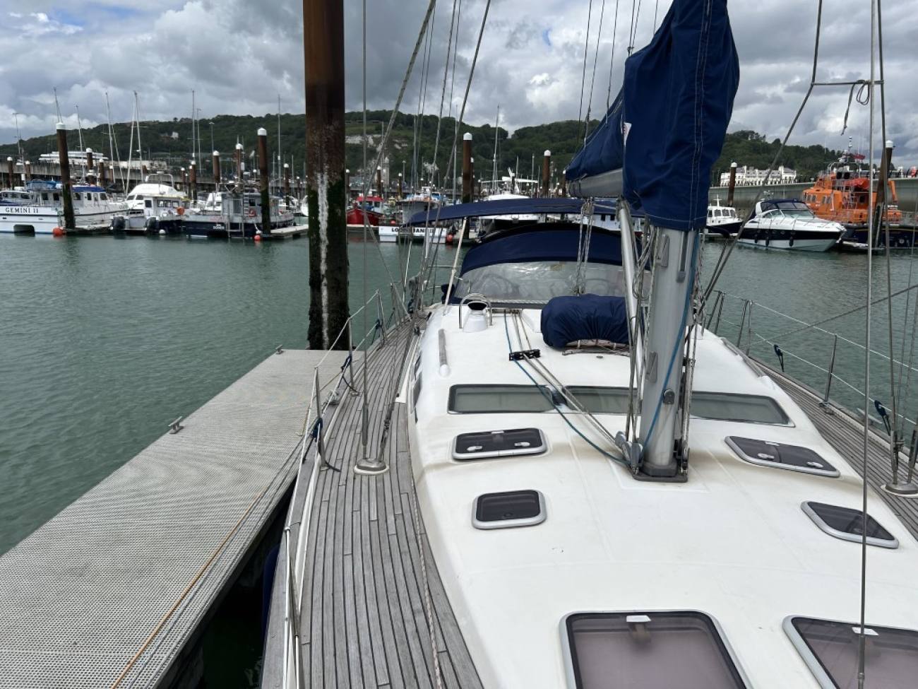 2004 Beneteau Oceanis 473 image 14
