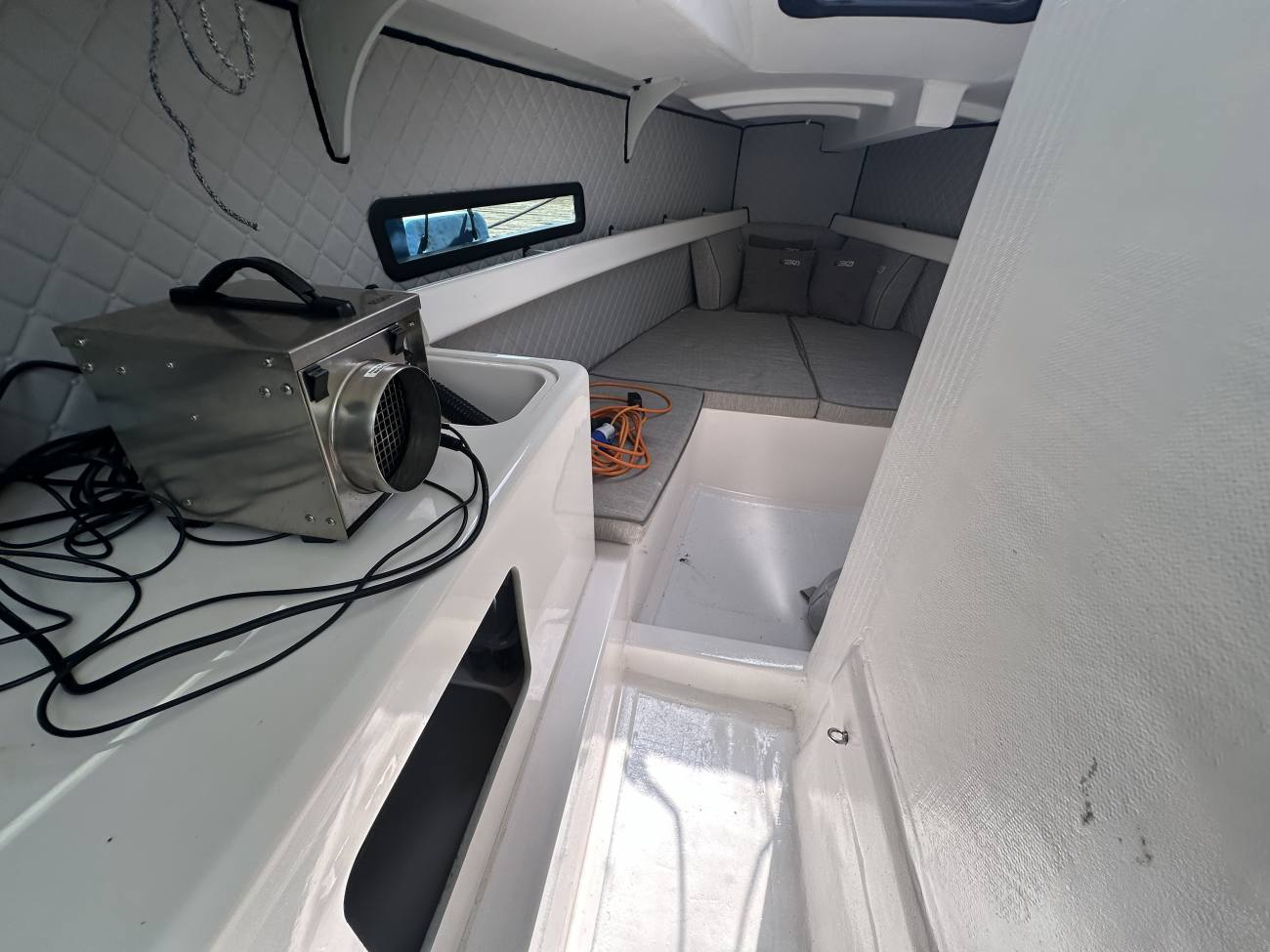 2019 One Design L30 image 15