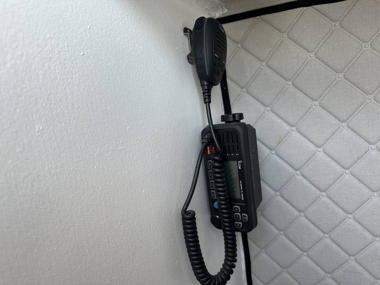 2019 One Design L30 image 3
