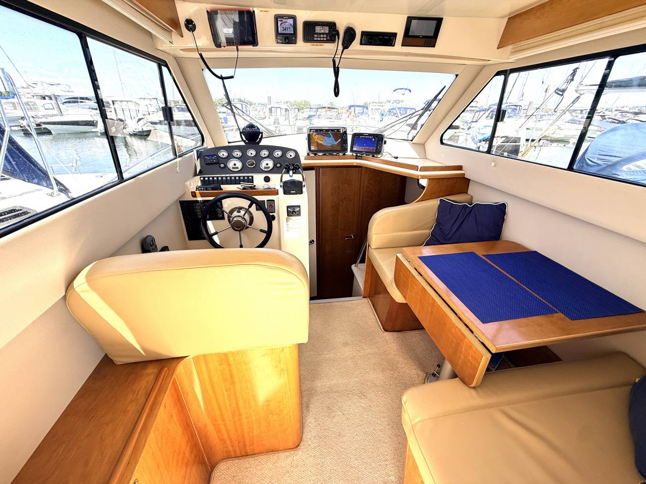 2010 Rodman 870 Fly image 13