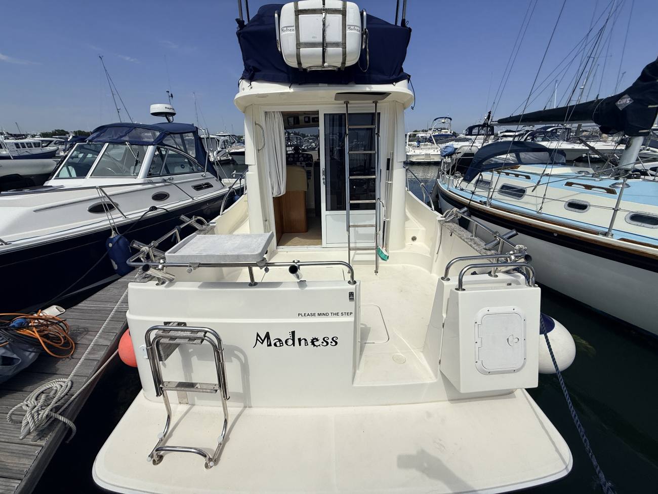 2010 Rodman 870 Fly image 4