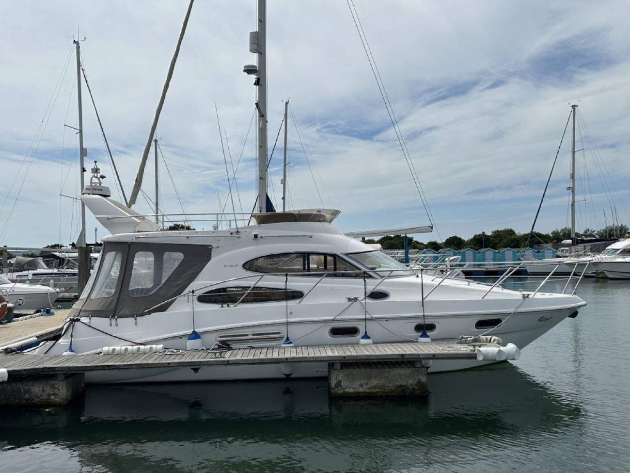 2010 Sealine F37 image 14