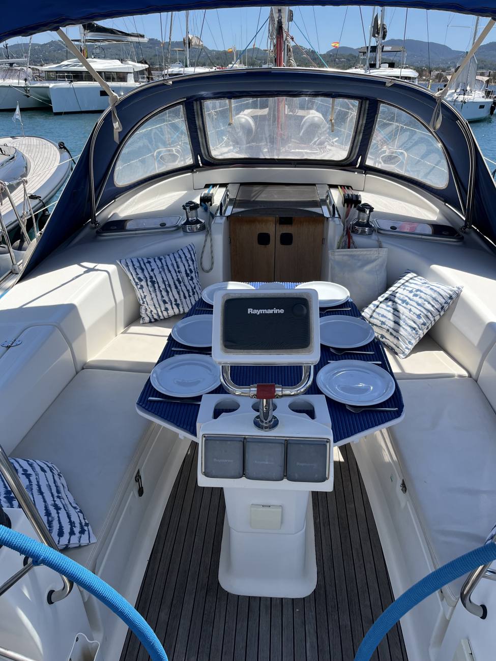 2008 Bavaria 40 Cruiser image 16