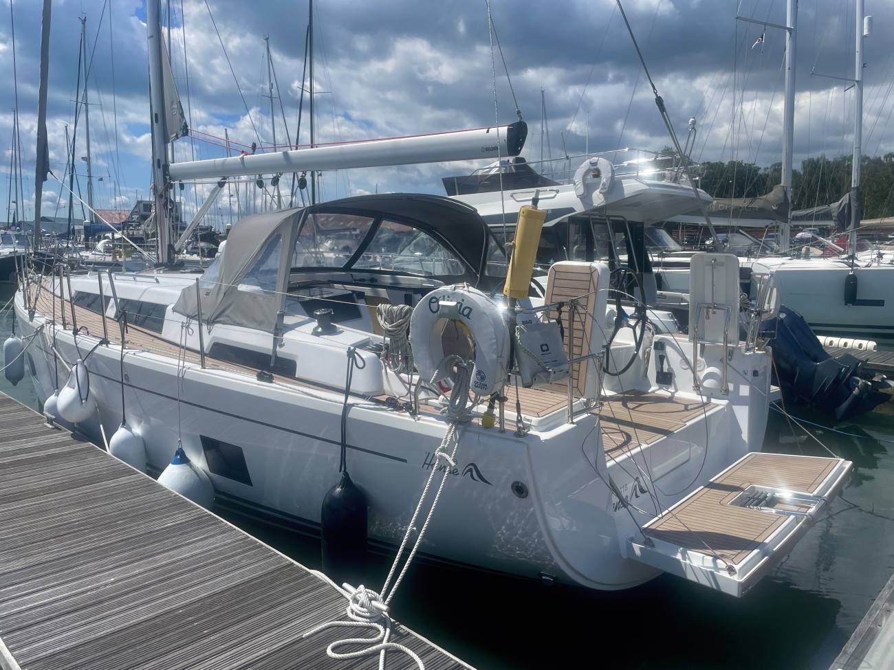 2022 Hanse 418 image 13